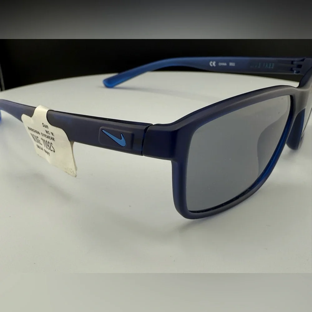 NIKE 7092S Sunglasses - Navy Blue
